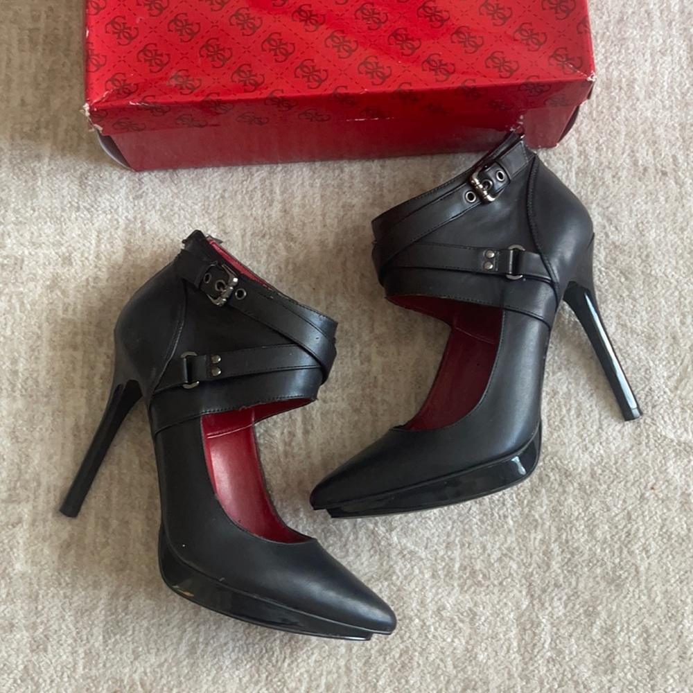 Guess size 7.5 black heels